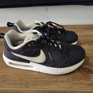 NIKE Air Max Dawn ~ Black Running Shoes / Sneakers ~ Size 5.5Y  DH3157-002